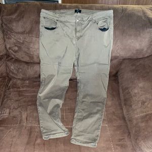 Woman’s celebrity pink light olive green skinny jeans size 22